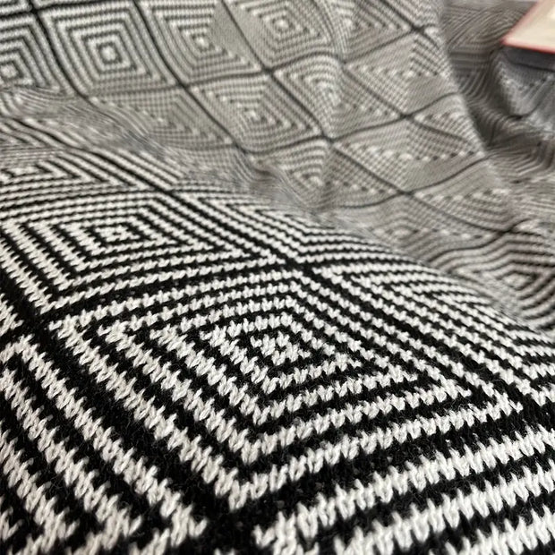 Soft Knitted Jacquard Vintage Throw Blanket (1pc)