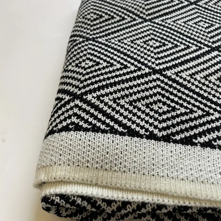 Soft Knitted Jacquard Vintage Throw Blanket (1pc)